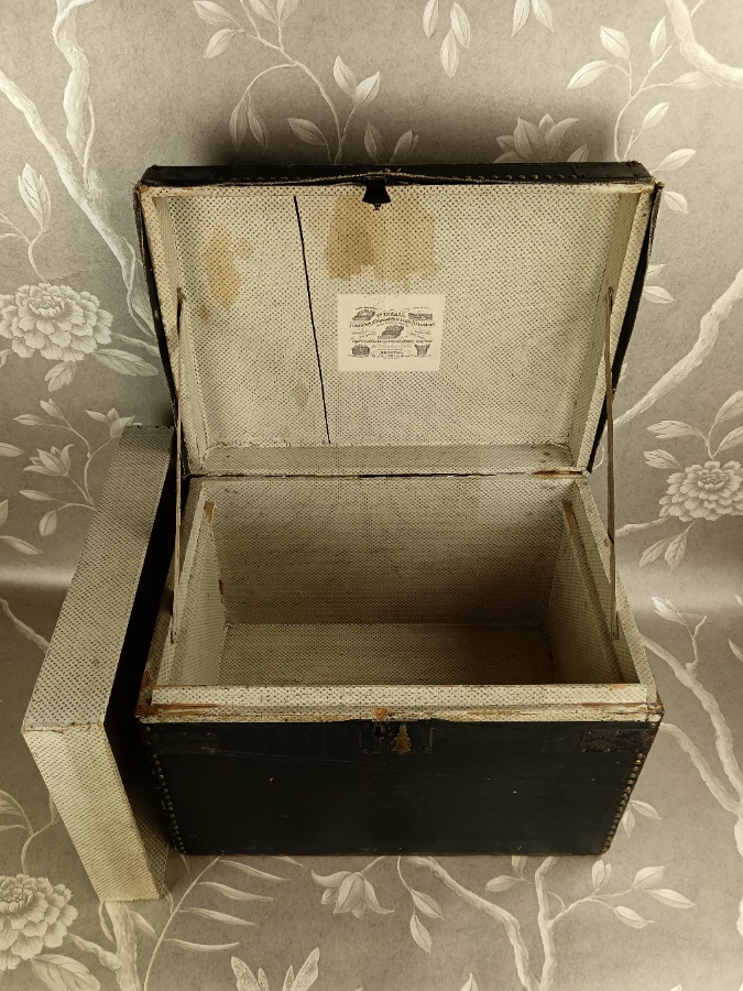 coaching travelling trunk (8).jpg